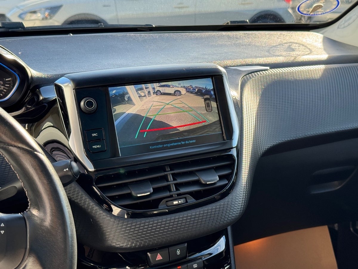 Billede af Peugeot 2008 1,6 BlueHDi 100 Allure Sky