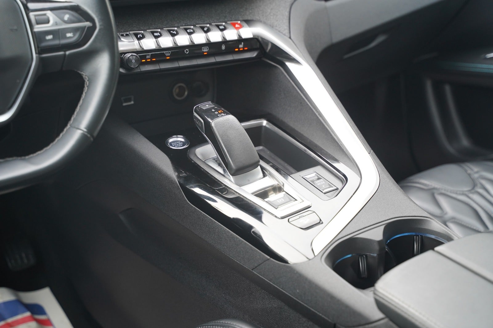 Billede af Peugeot 3008 1,6 Hybrid4 Allure Pack Limited EAT8