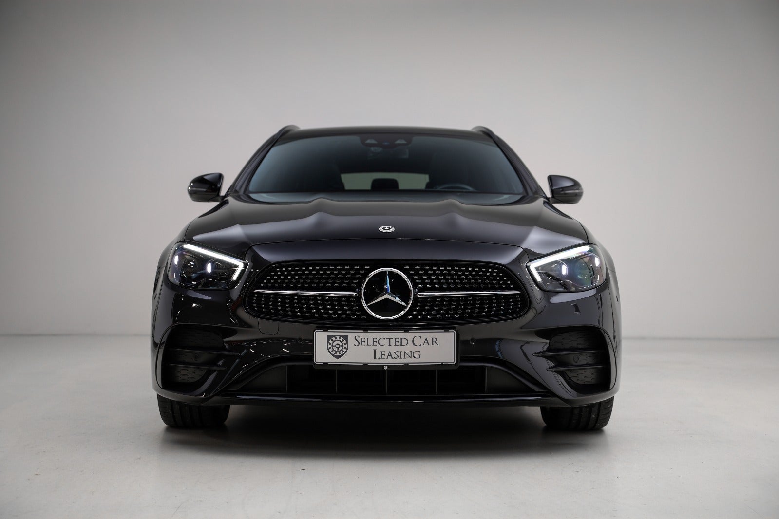 Mercedes-Benz E300 de 2,0 AMG Line stc. aut. 4Matic