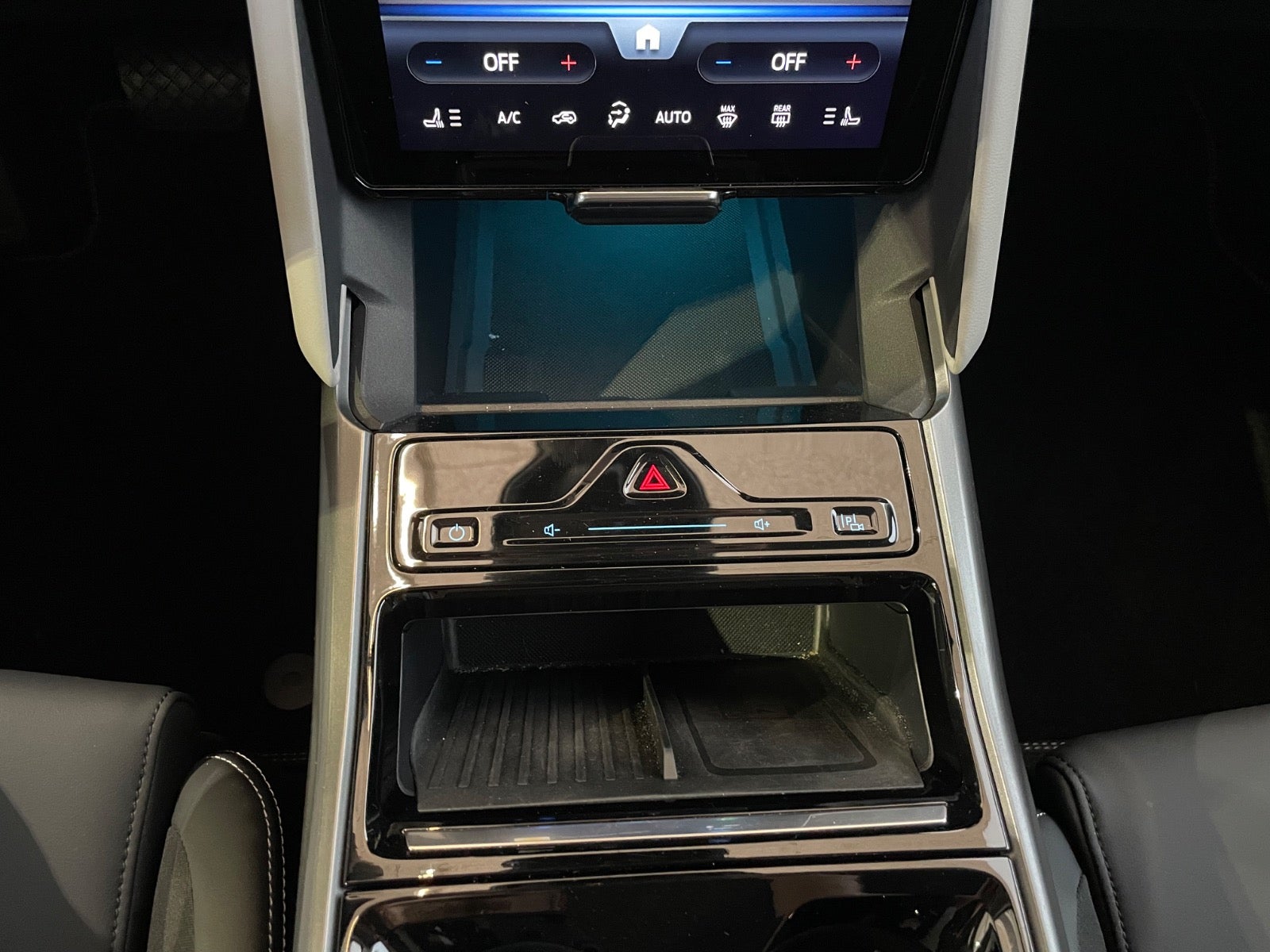 Ford Explorer Select Extended Range AWD