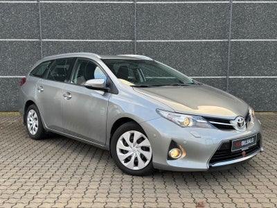 Toyota Auris 1,4 D-4D T2+ Touring Sports 5d
