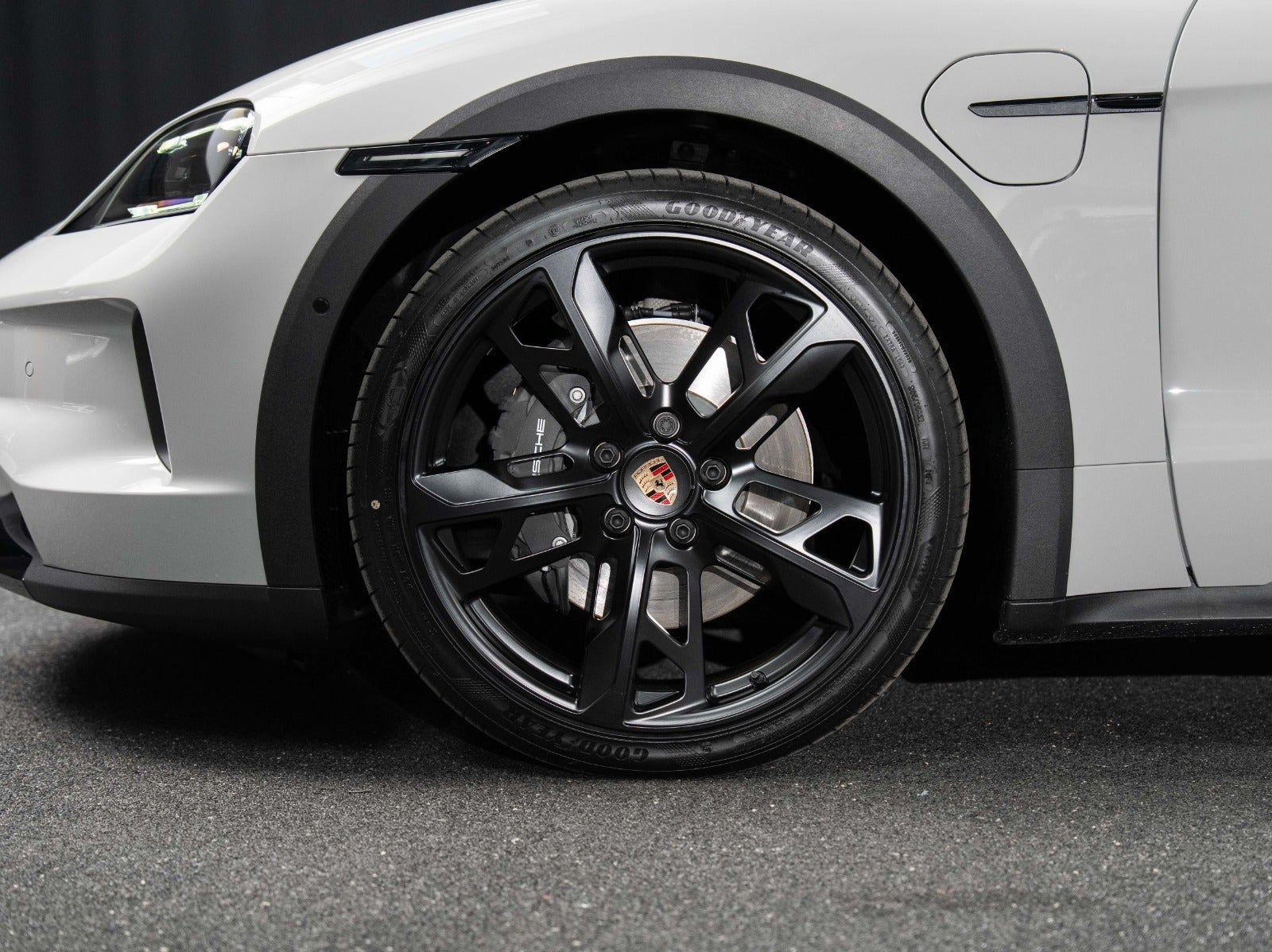 Gallery image 5 of 18