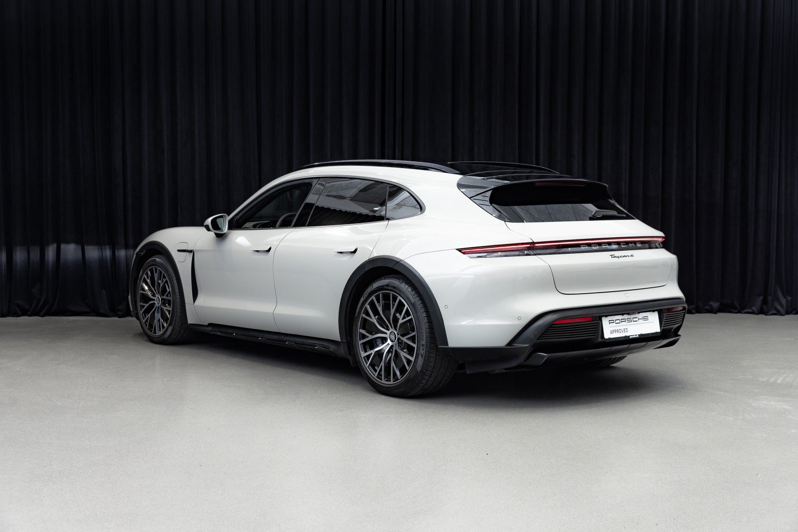 Gallery image 11 of 24