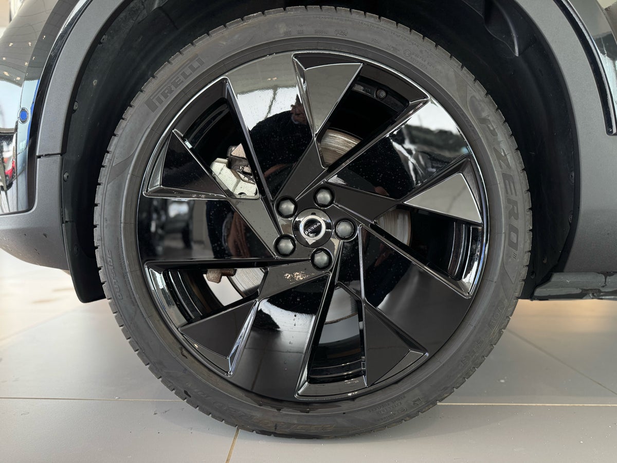 Volvo EX40 Extended Range Black Edition billede 24