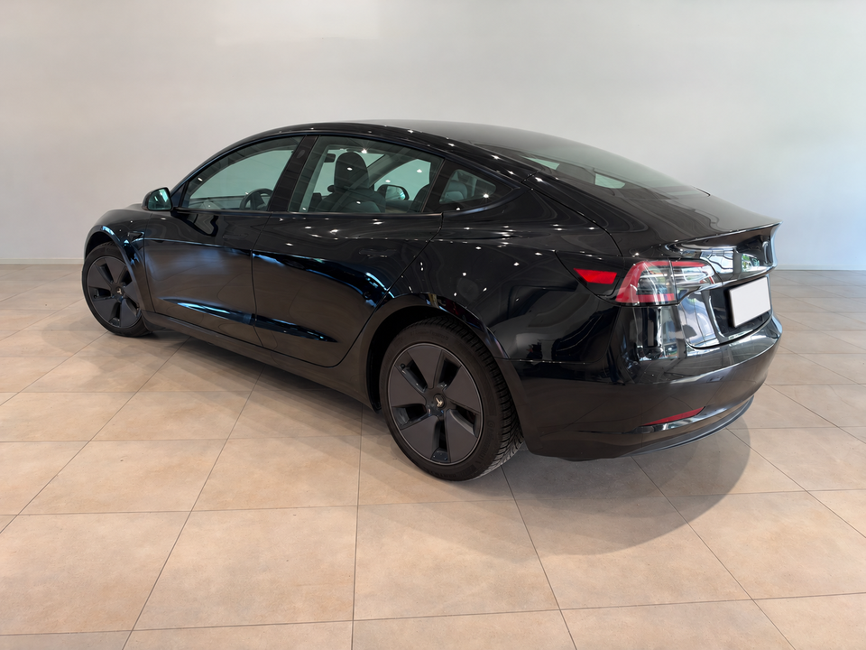 Tesla Model 3, Billede 2