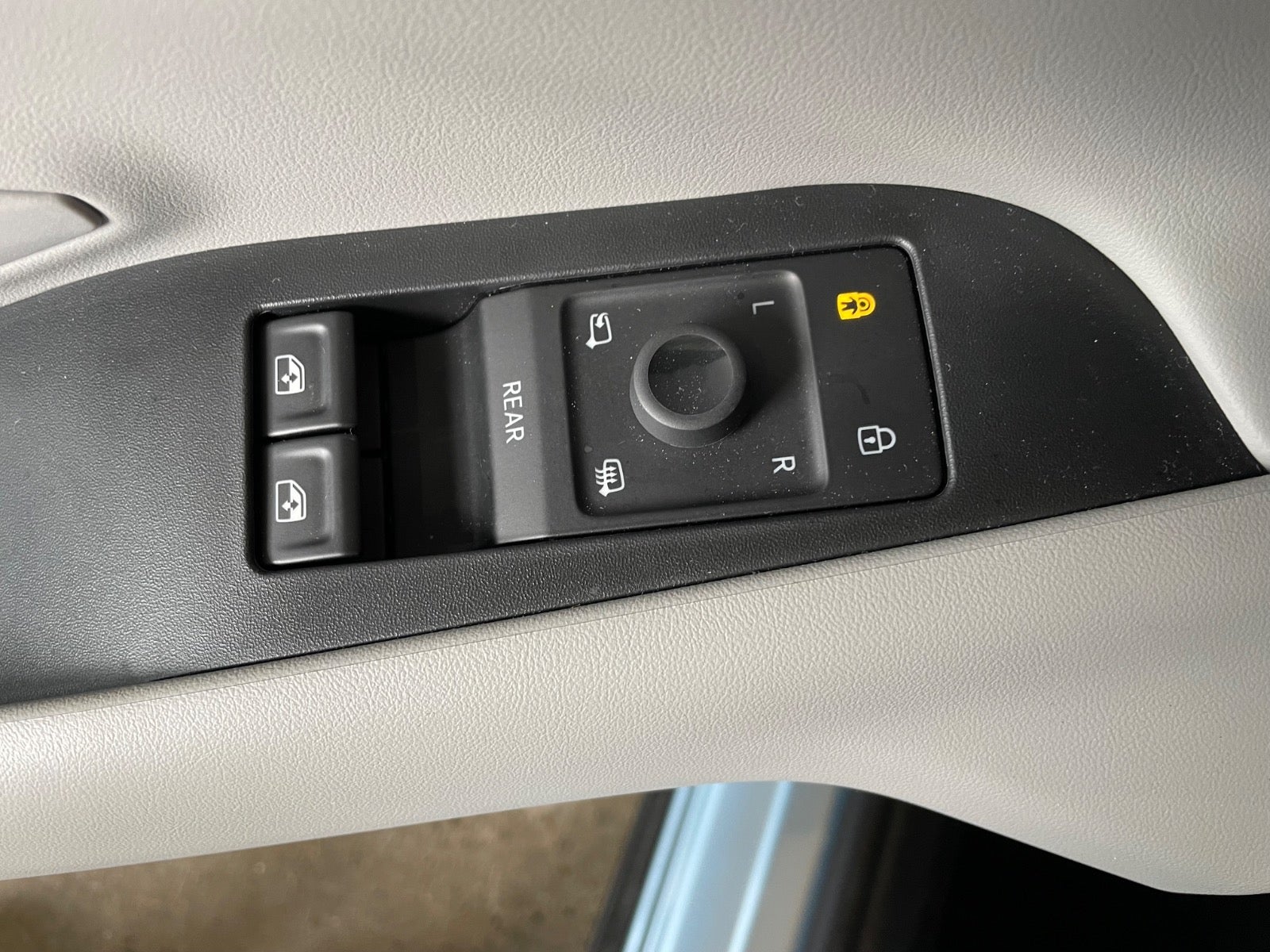 Ford Explorer Select Extended Range