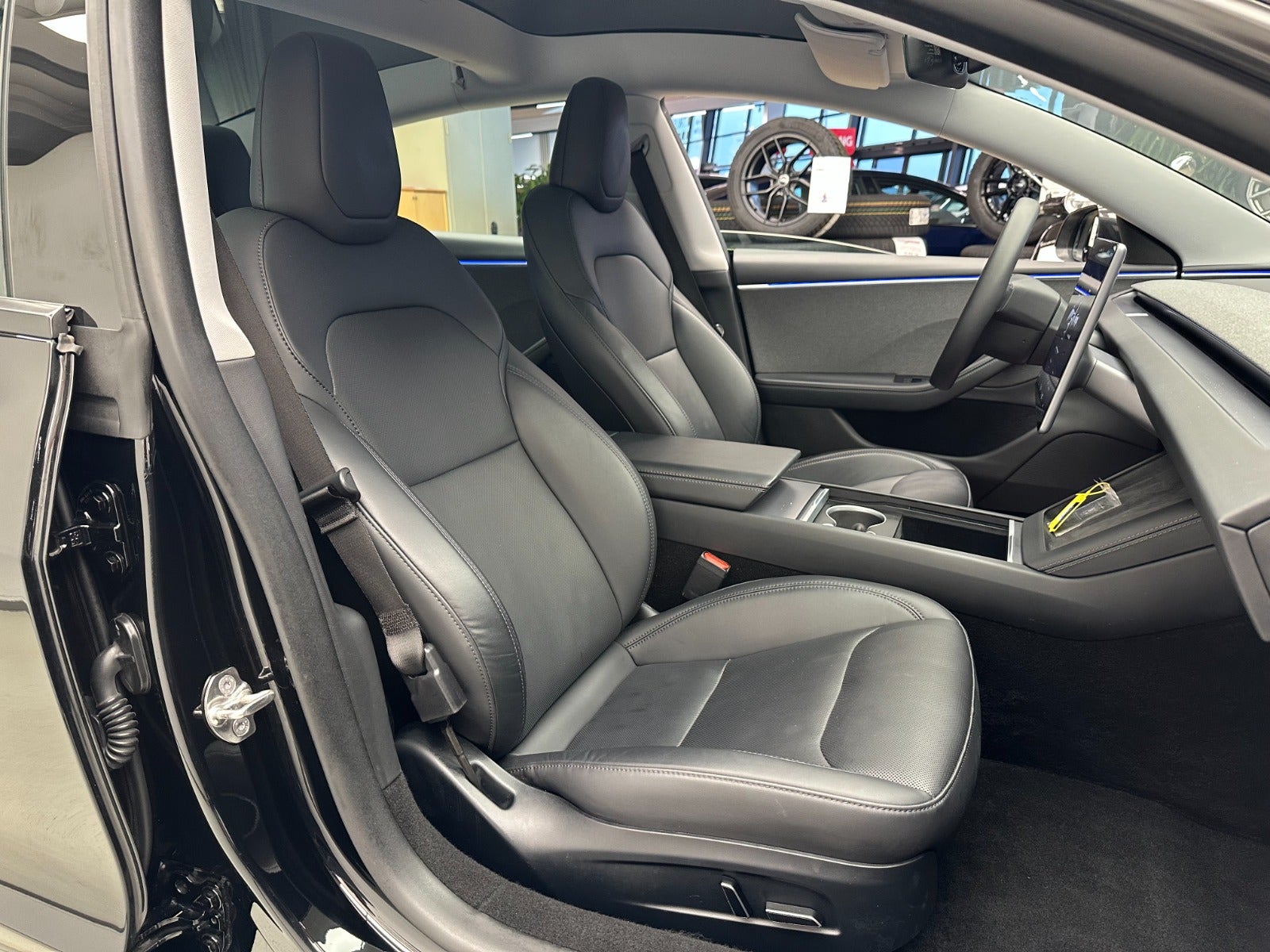 Billede af Tesla Model 3  RWD