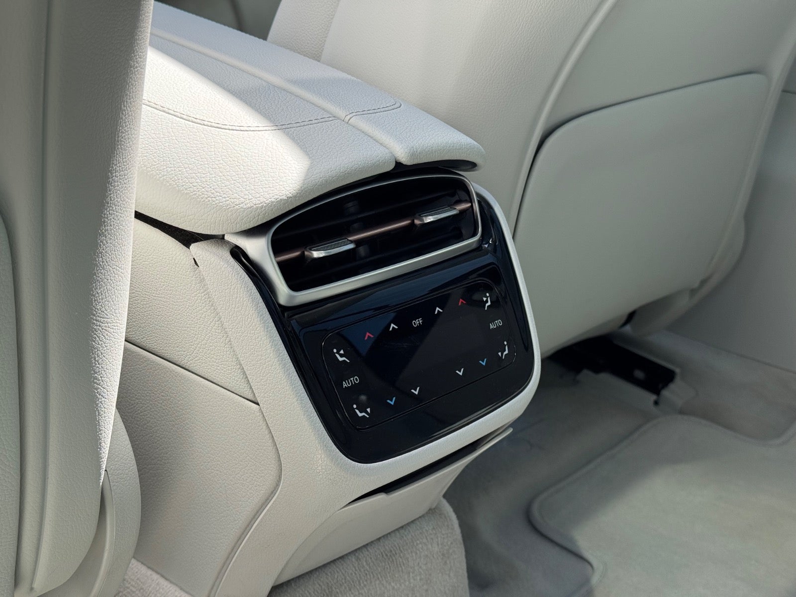 Billede af Mercedes EQE350  4Matic