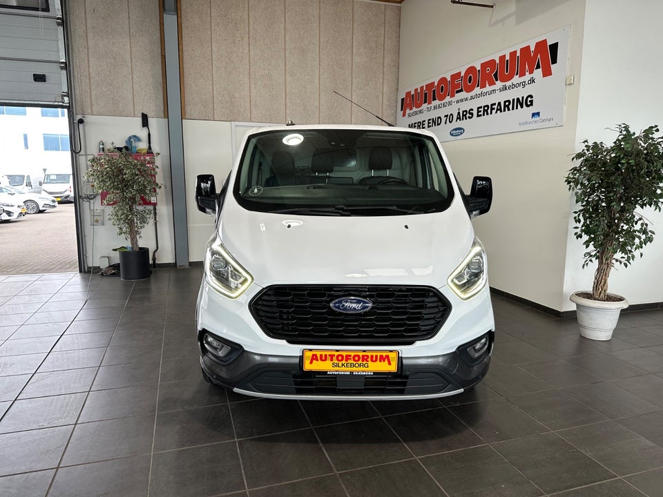 Ford Transit Custom 300 L2, Billede 2