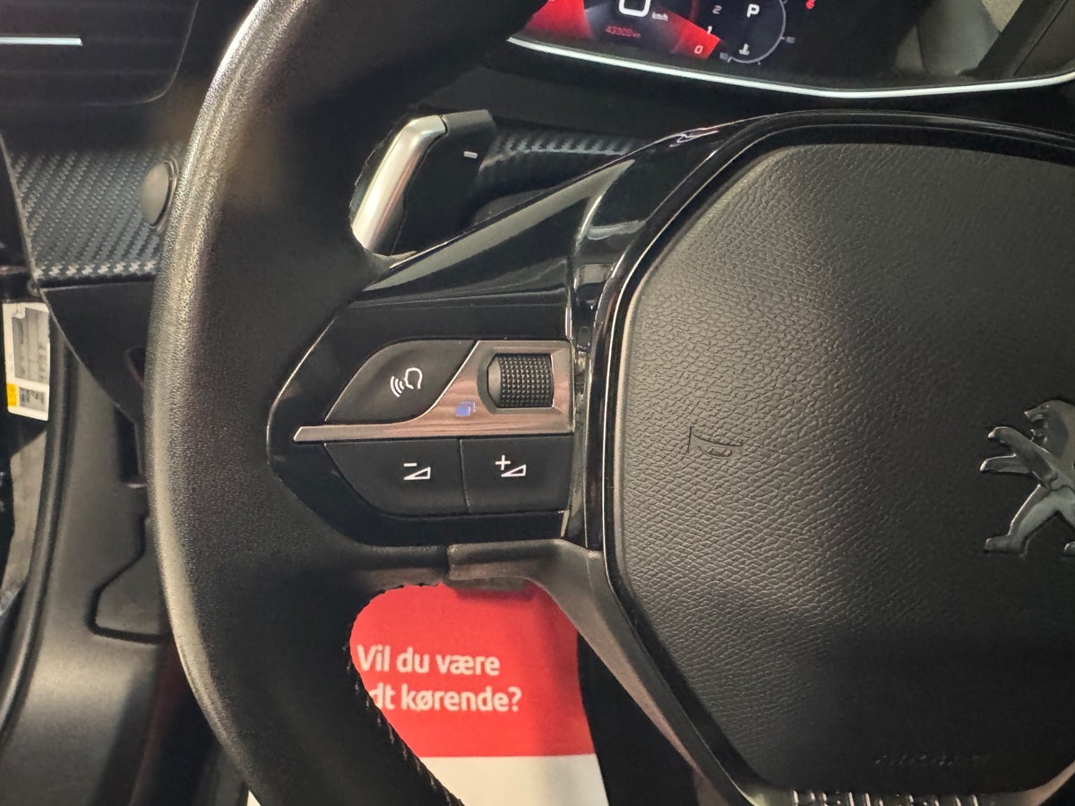 Peugeot 2008 PureTech 130 Selection Tech EAT8