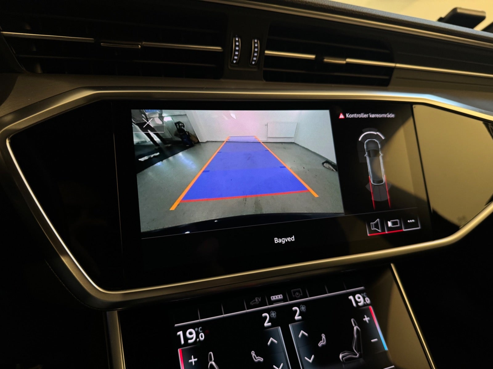 Audi – A6