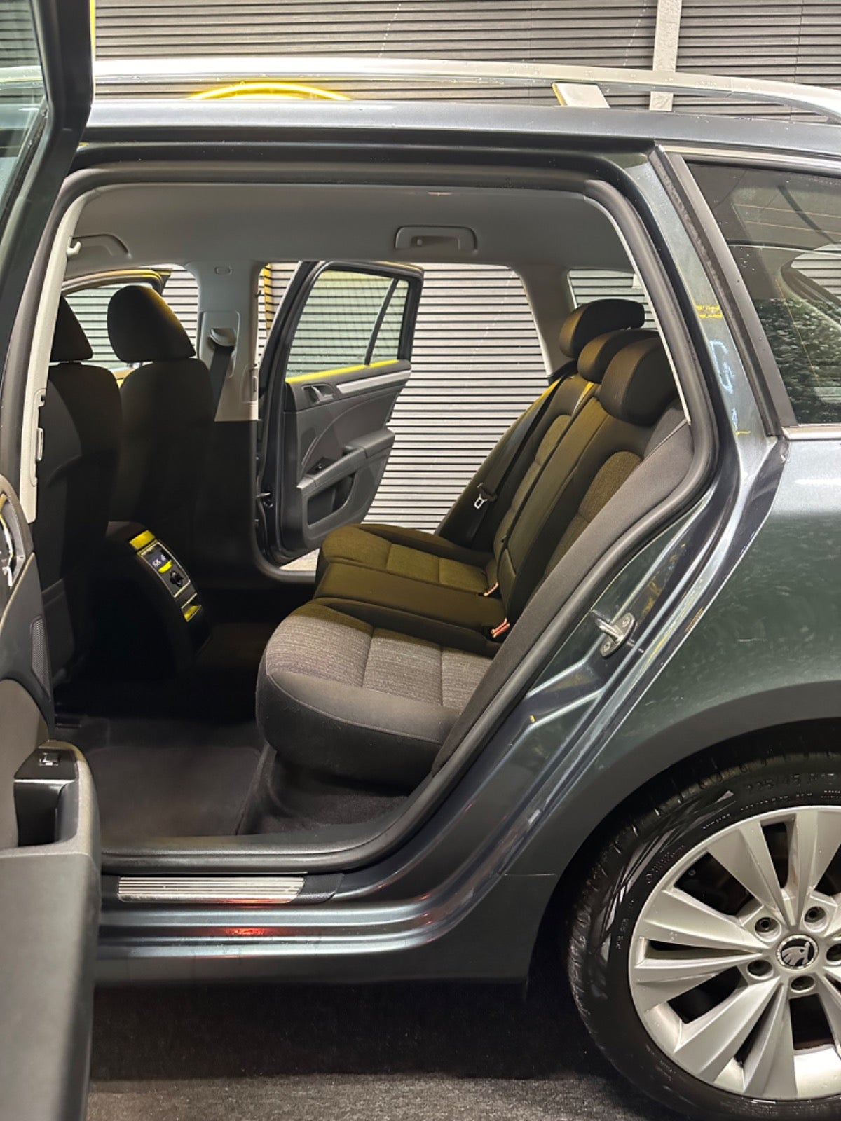 Billede af Skoda Superb 2,0 TDi 140 Ambition Combi DSG