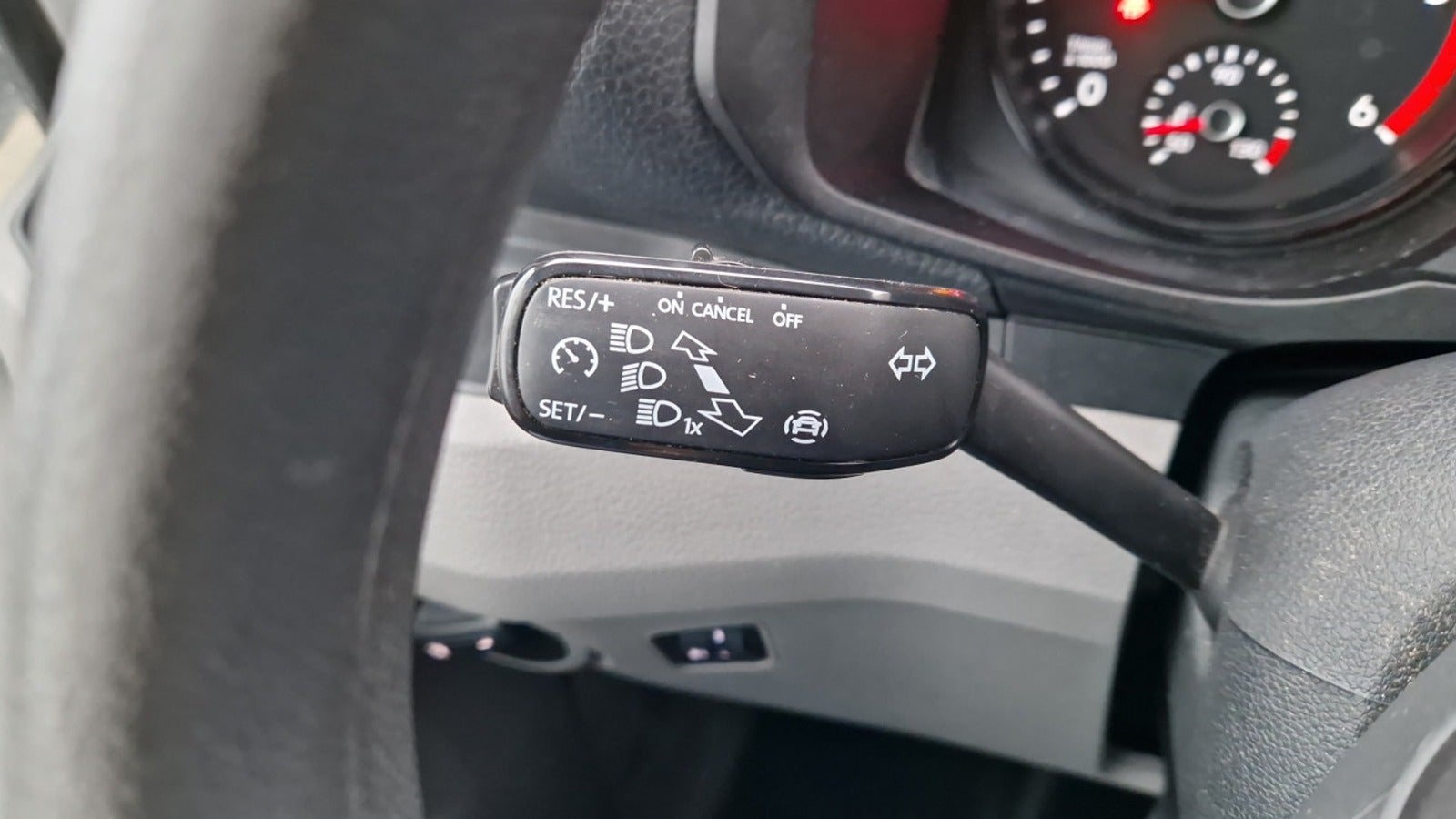 Billede af VW Crafter 35 2,0 TDi 177 Kassevogn L3H2 aut.