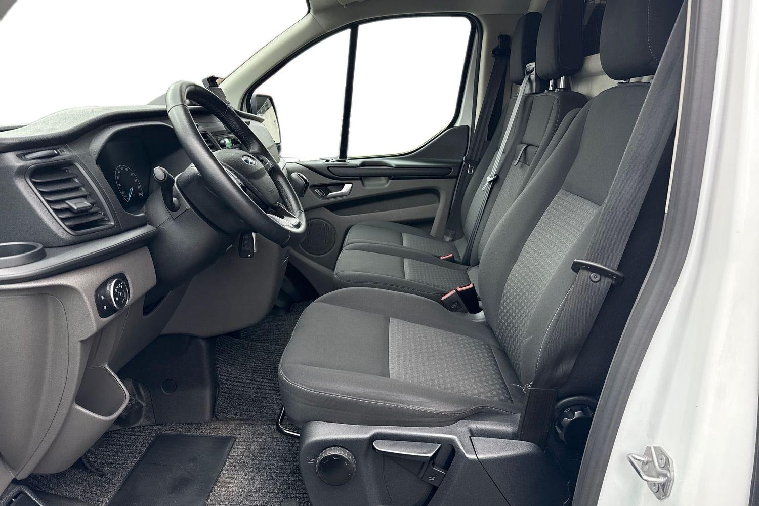 Billede af Ford Transit Custom 320L 2,0 TDCi 130 Trend