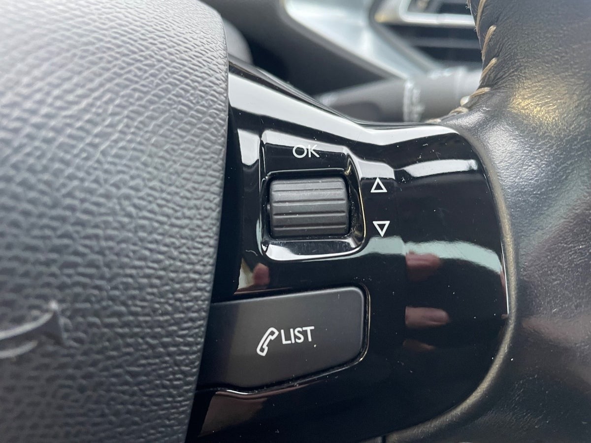 Billede af Peugeot 308 1,6 BlueHDi 120 Allure Sky SW
