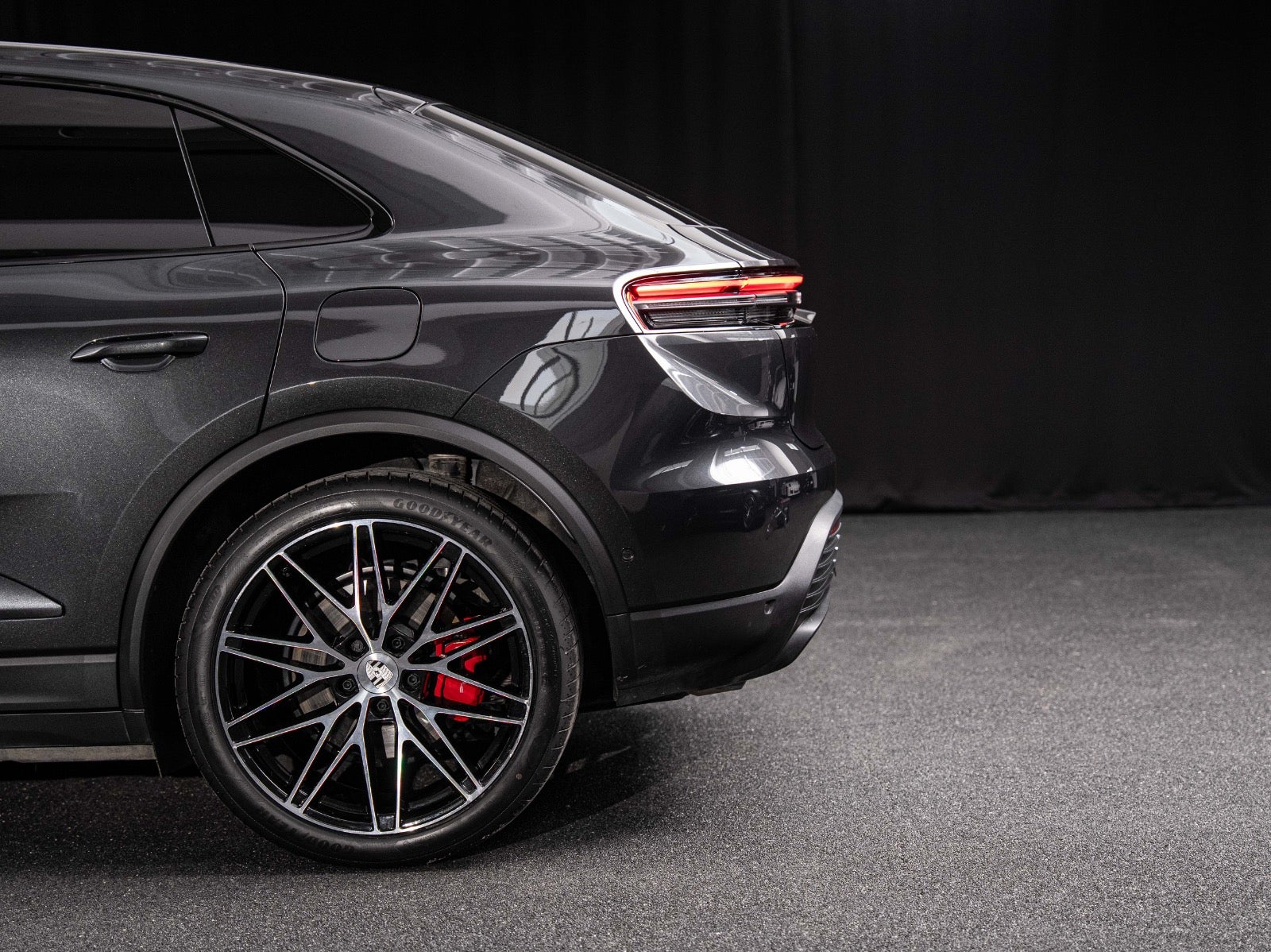 Gallery image 4 of 15