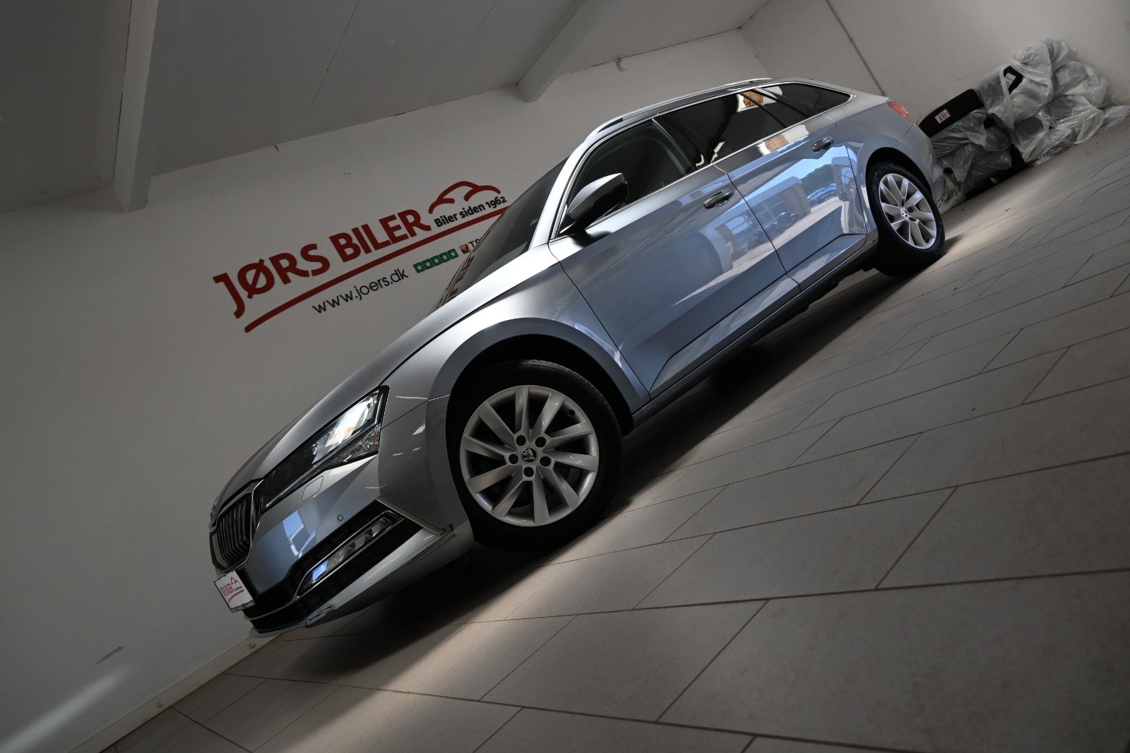 Skoda Superb TSi iV Plus Combi DSG