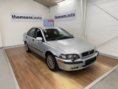 Volvo S40 1,8  4d