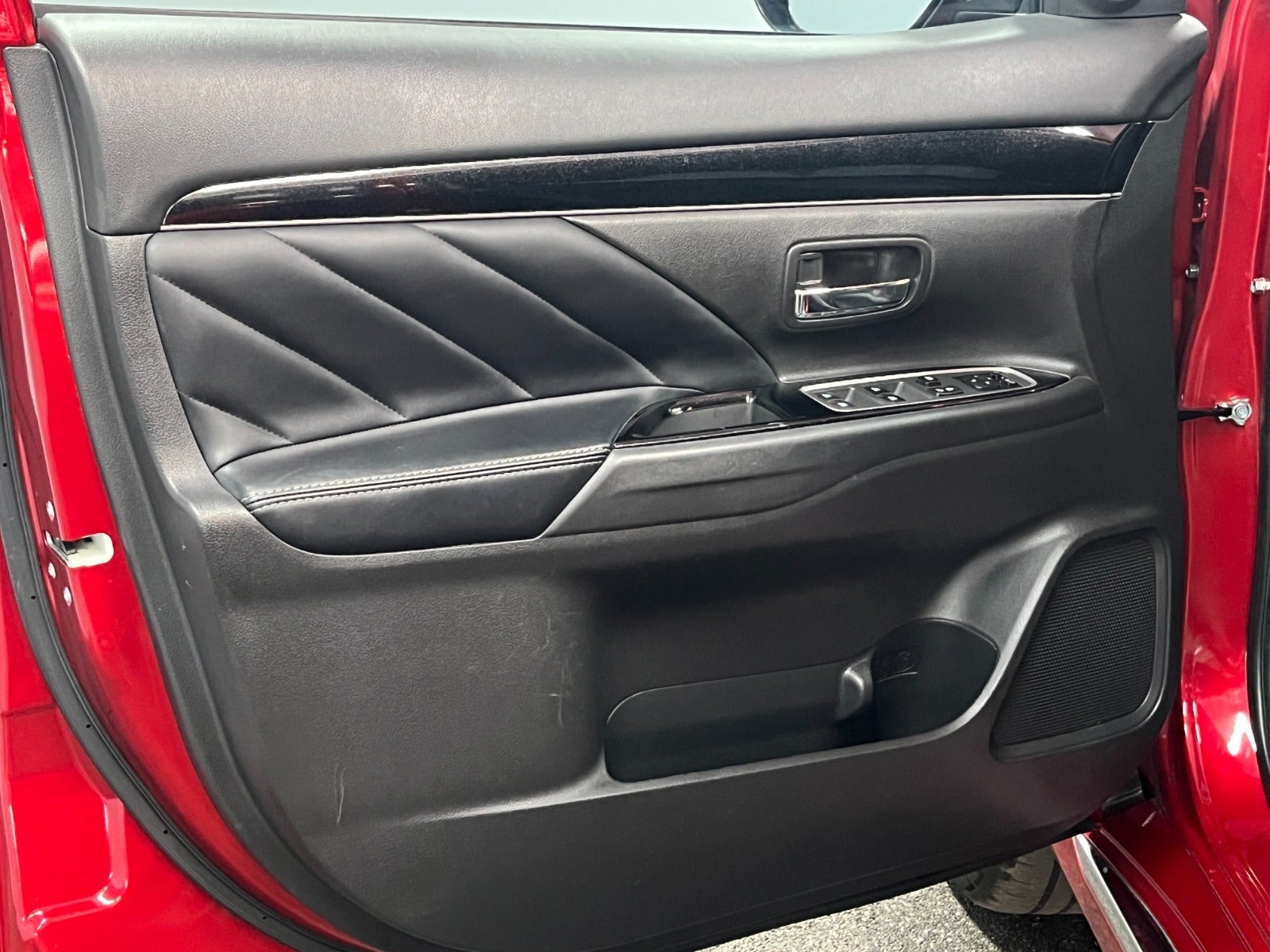 Billede af Mitsubishi Outlander 2,4 PHEV Inform+ CVT 4WD