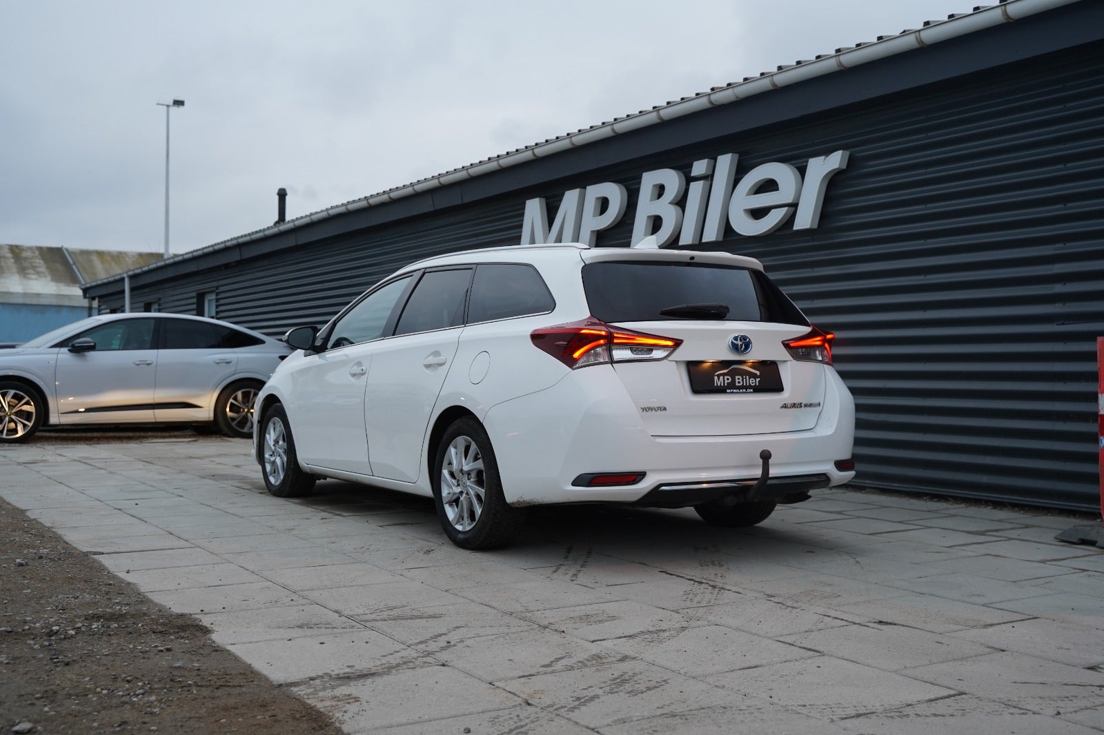Billede af Toyota Auris 1,8 Hybrid H2 Comfort Touring Sports CVT