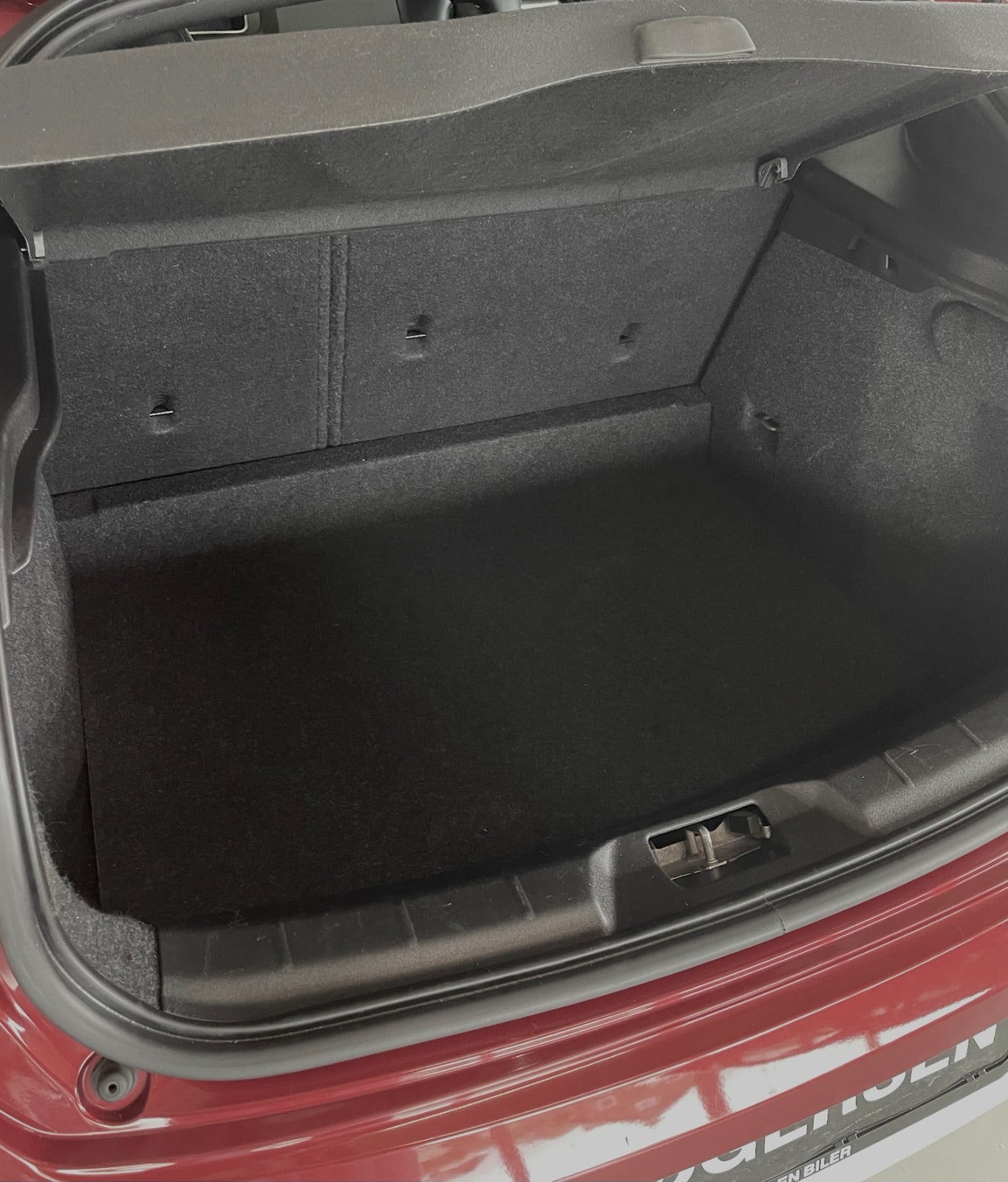 Billede af Volvo V40 CC 2,0 D2 120 Momentum aut.