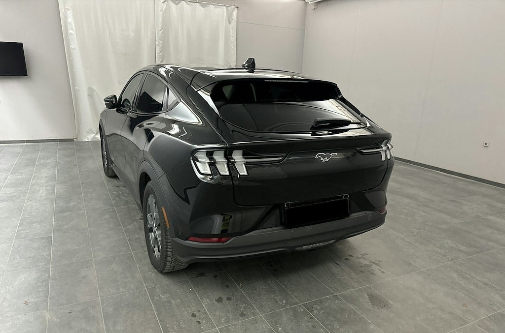 Ford Mustang Mach-E Standard Range