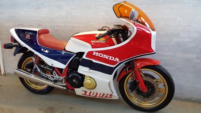 EZ-Biler ApS - Honda CB 1100 R
