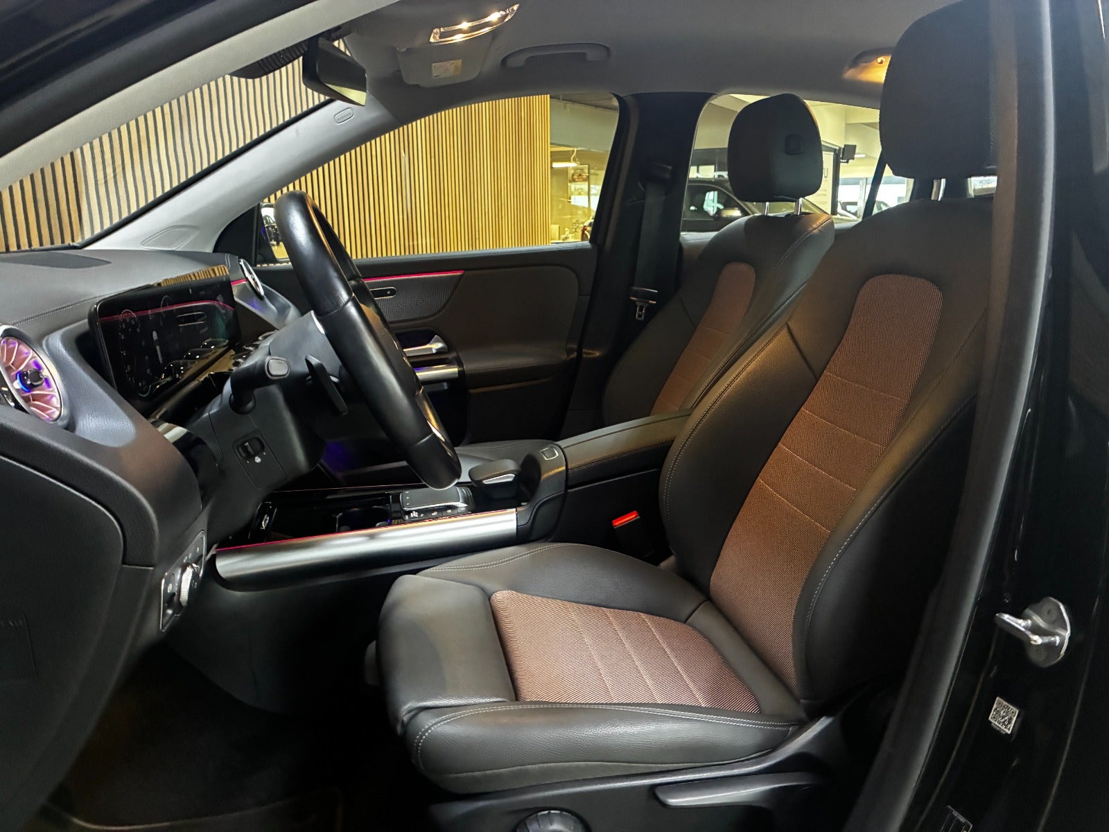 Billede af Mercedes EQA250+  Electric Art