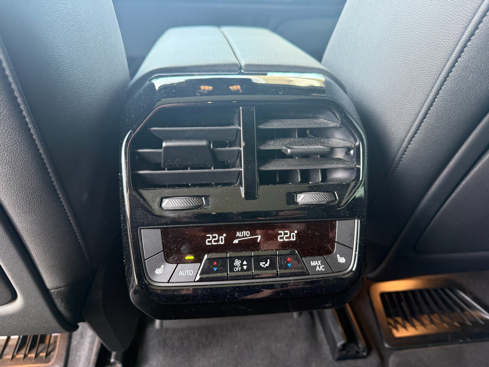 BMW iX xDrive50 Supercharged Sport 5d - 17
