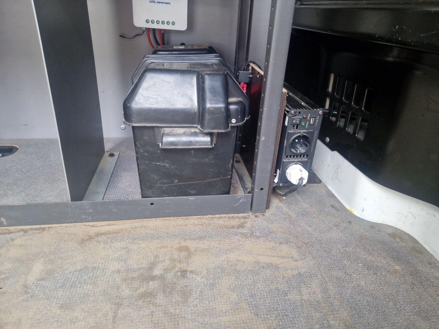 Billede af VW Crafter 35 2,0 TDi 177 Kassevogn L3H2 aut.