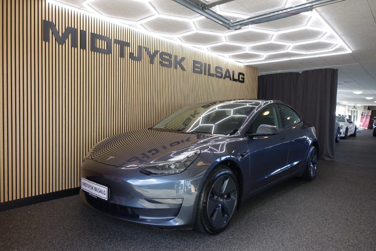Tesla Model 3 Long Range AWD
