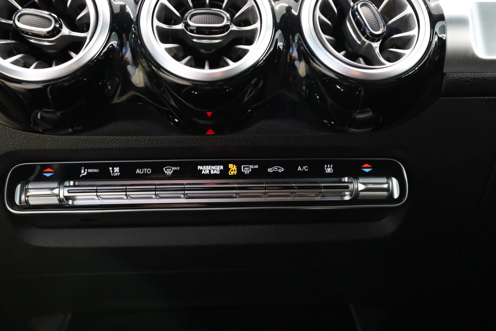 Billede af Mercedes EQB300  AMG Premium 4Matic