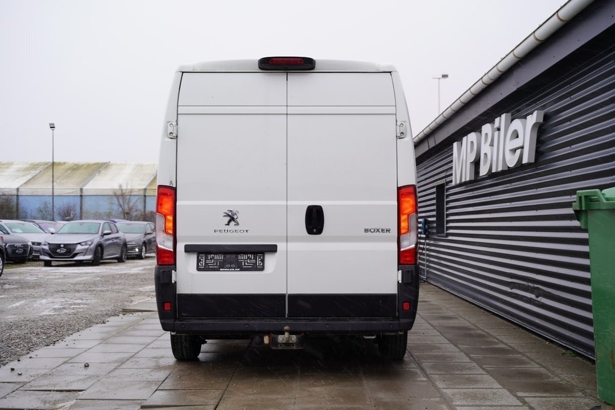 Billede af Peugeot Boxer 335 2,2 BlueHDi 165 L3H2 Premium