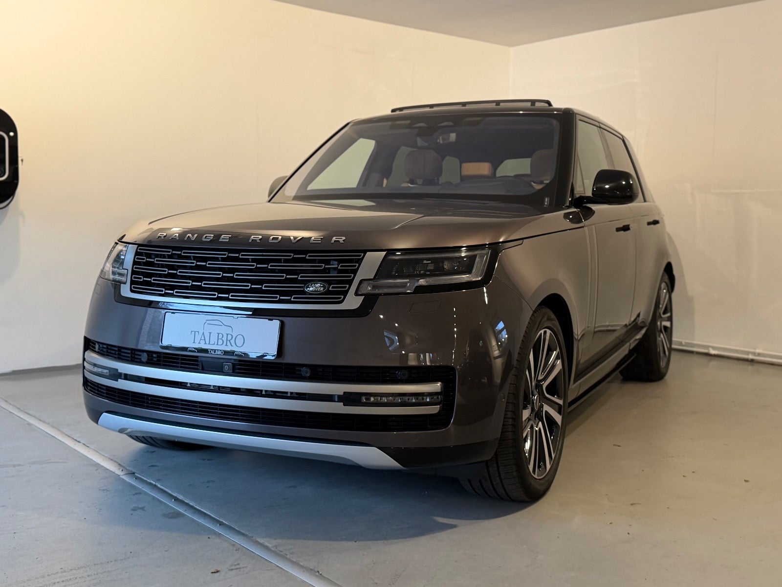 Land Rover – Range Rover