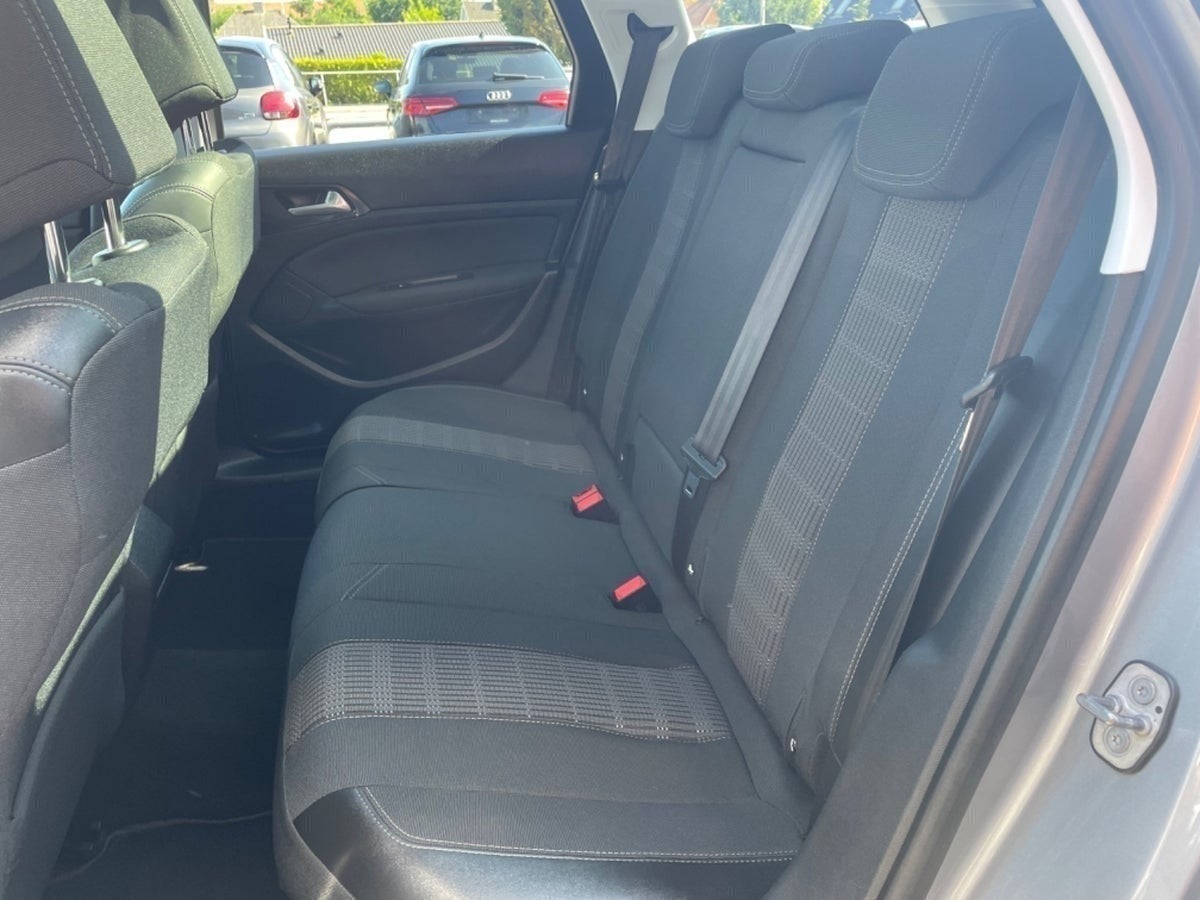 Billede af Peugeot 308 1,6 BlueHDi 120 Allure Sky SW