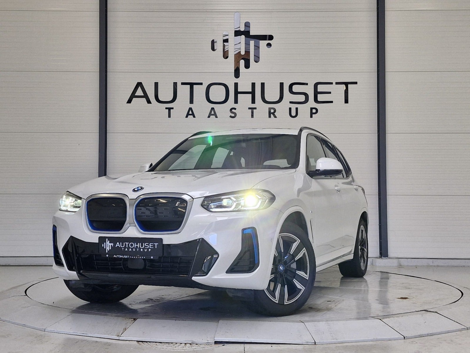 BMW iX3  Charged M-Sport