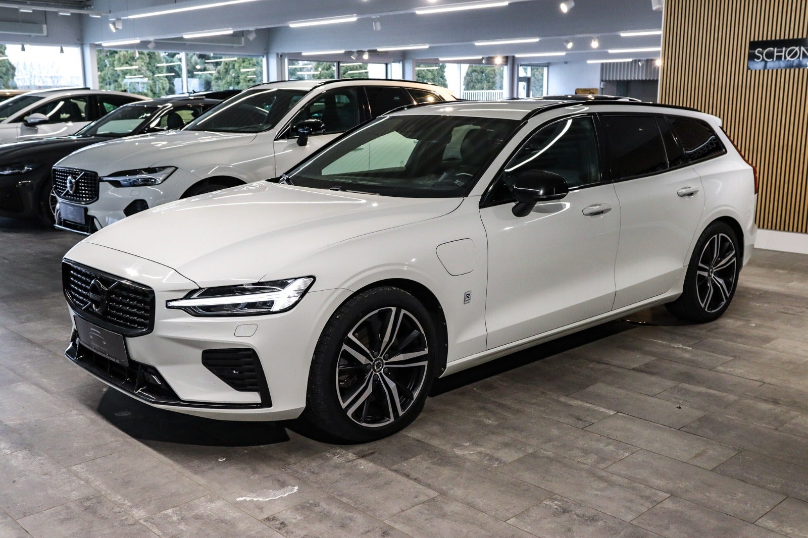 Billede af Volvo V60 2,0 T6 ReCharge R-Design aut. AWD