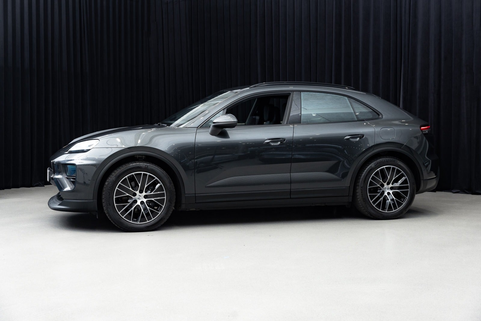 Gallery image 6 of 23