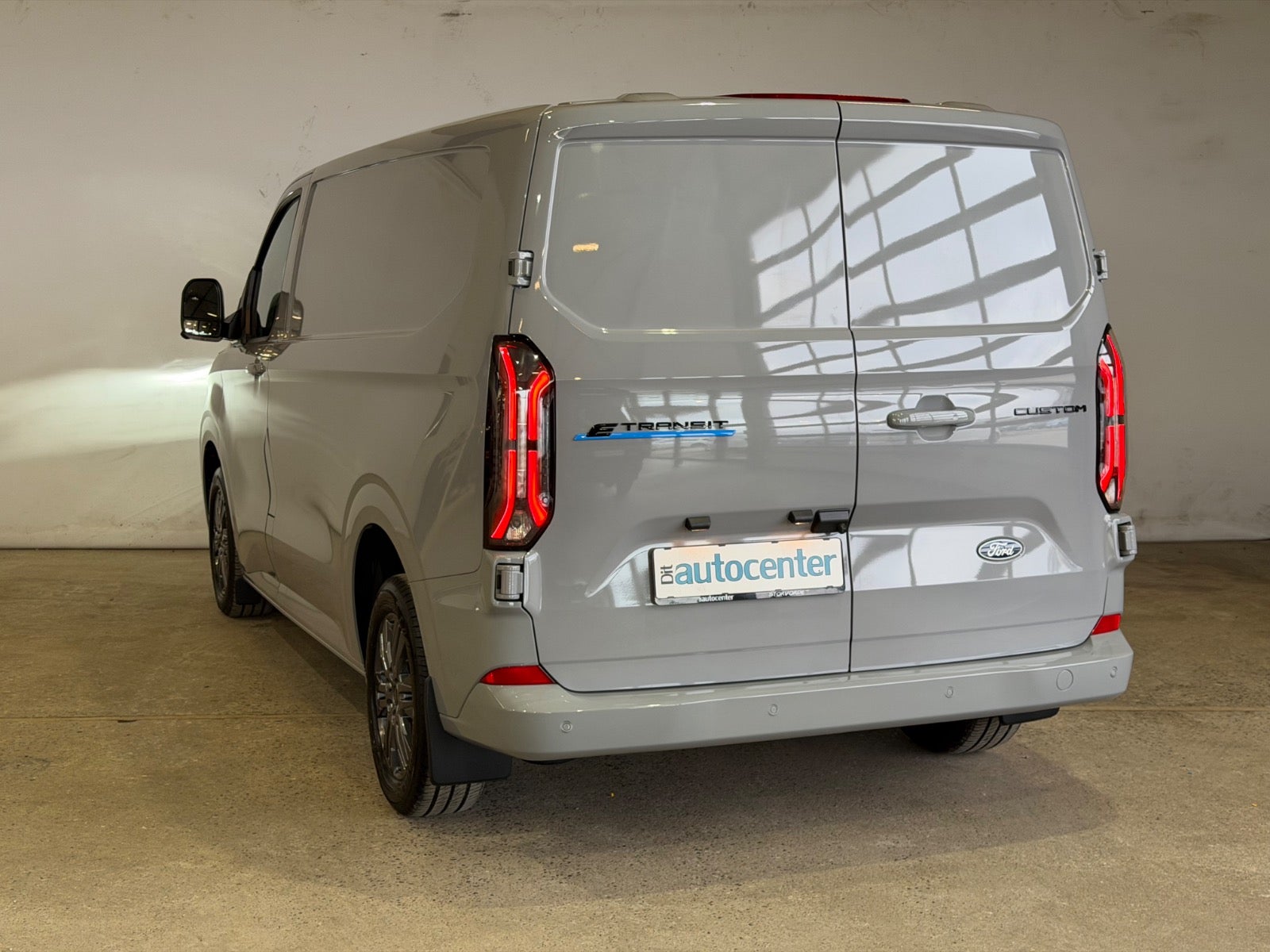 Ford E-Transit Custom 320L Limited