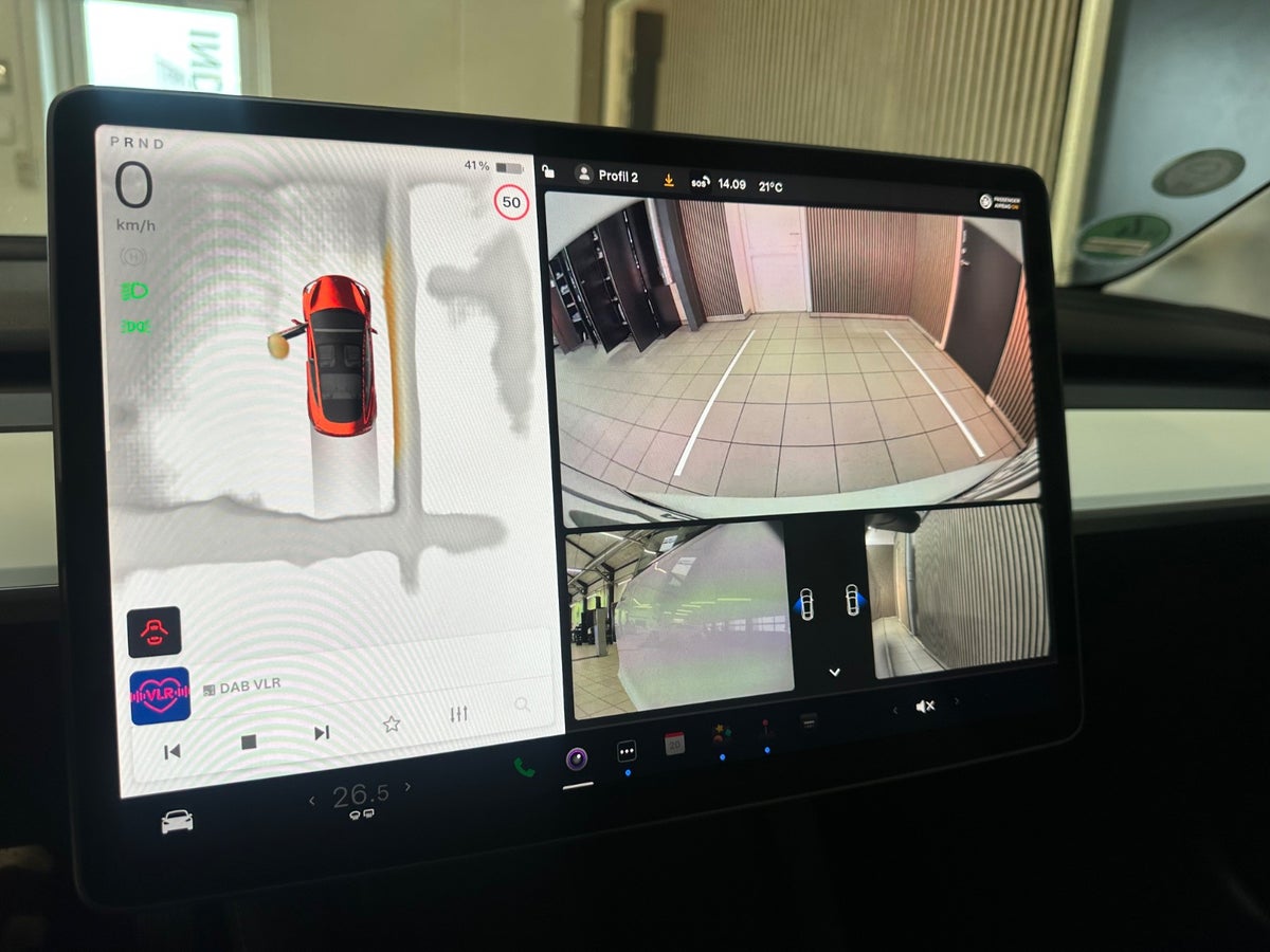 Tesla Model 3 Standard Range+ RWD Tesla Model 3 Standard Range+ RWD