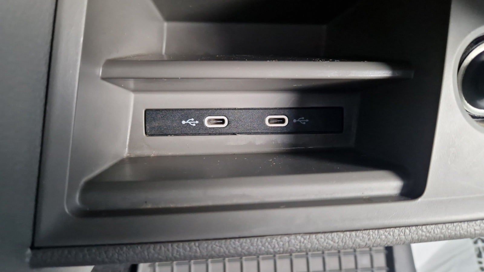 Billede af VW Crafter 35 2,0 TDi 177 Kassevogn L3H2 aut.