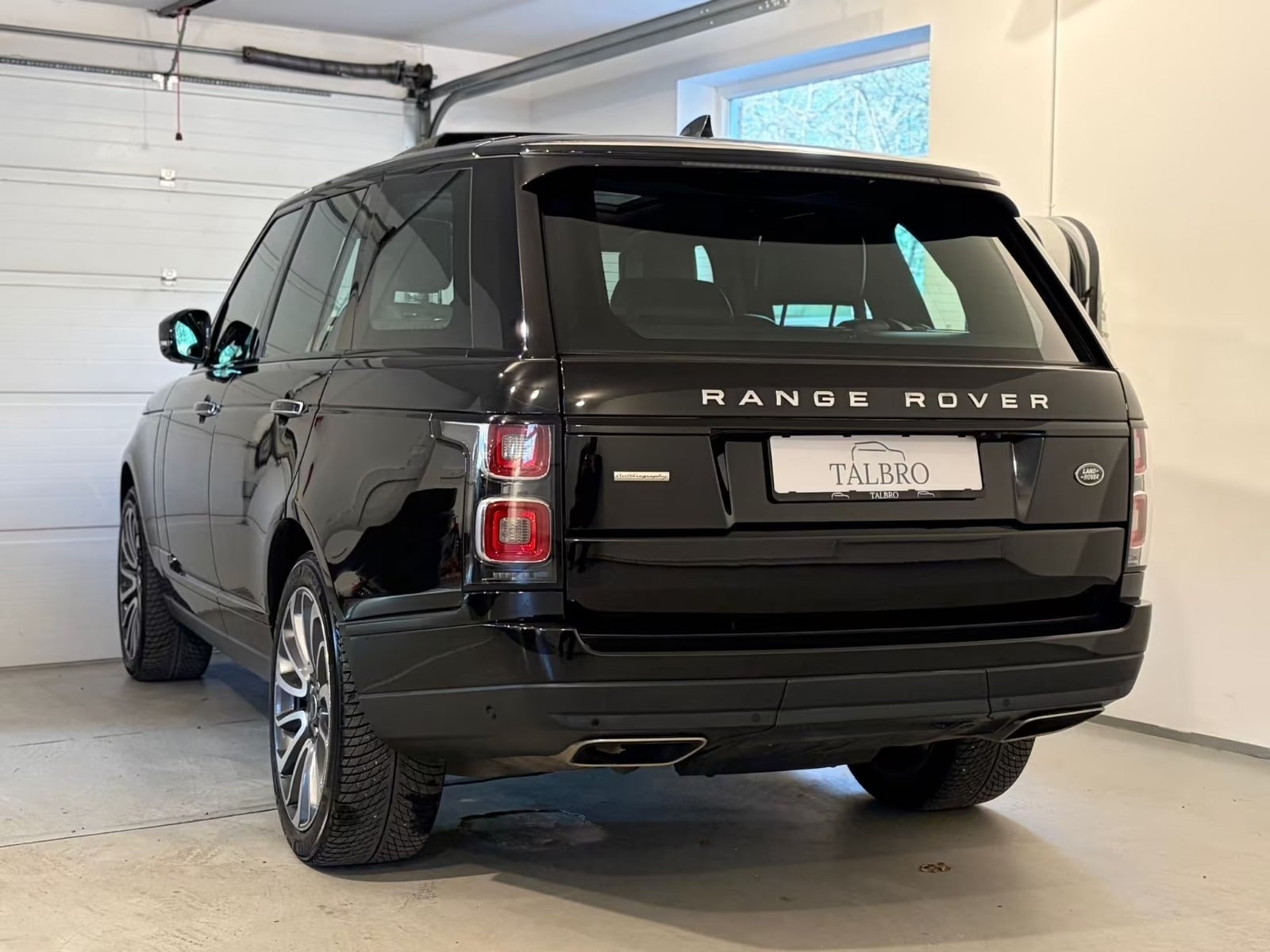 Land Rover – Range Rover