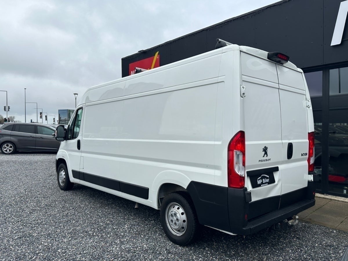 Billede af Peugeot Boxer 335 2,2 BlueHDi 140 L3H2 Premium