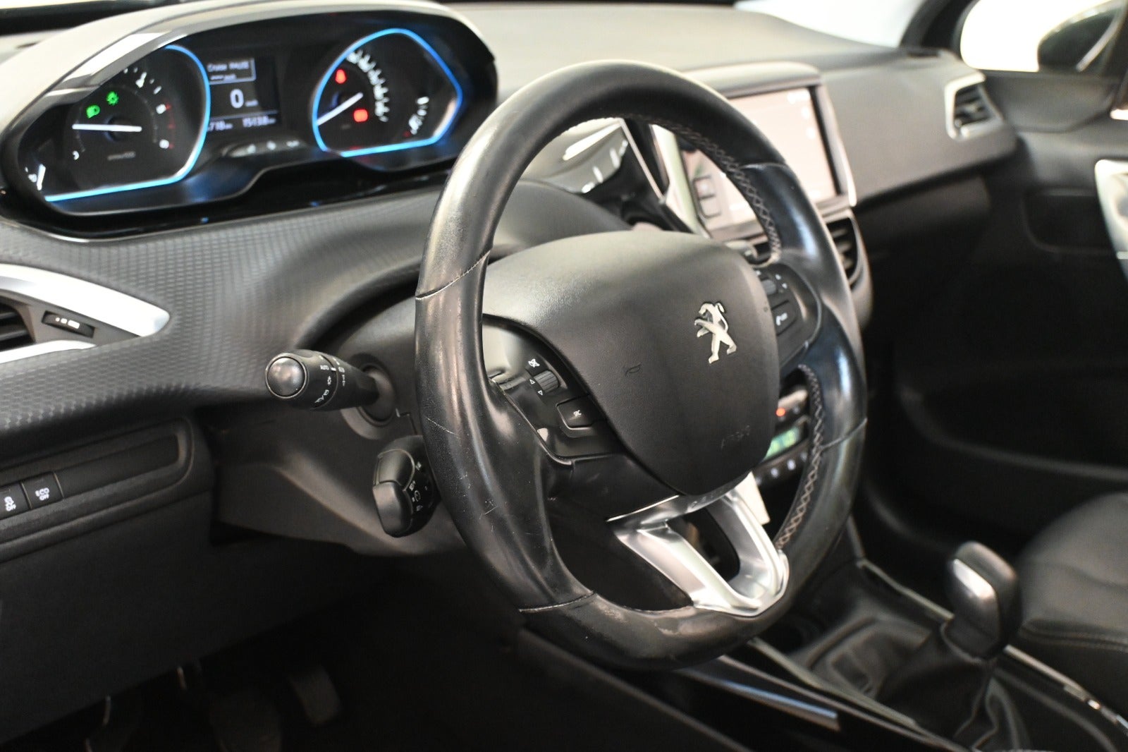 Peugeot 2008 BlueHDi 100 Allure Sky