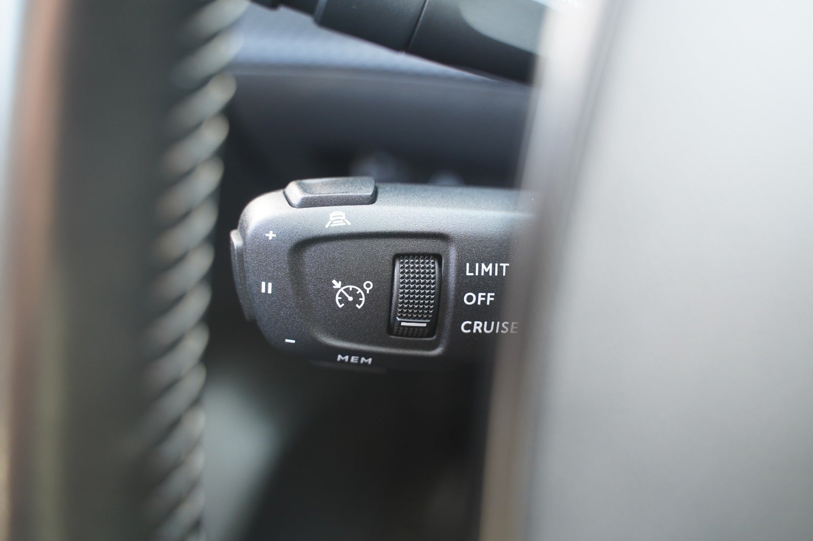 Billede af Peugeot 208 1,5 BlueHDi 100 Allure Sky