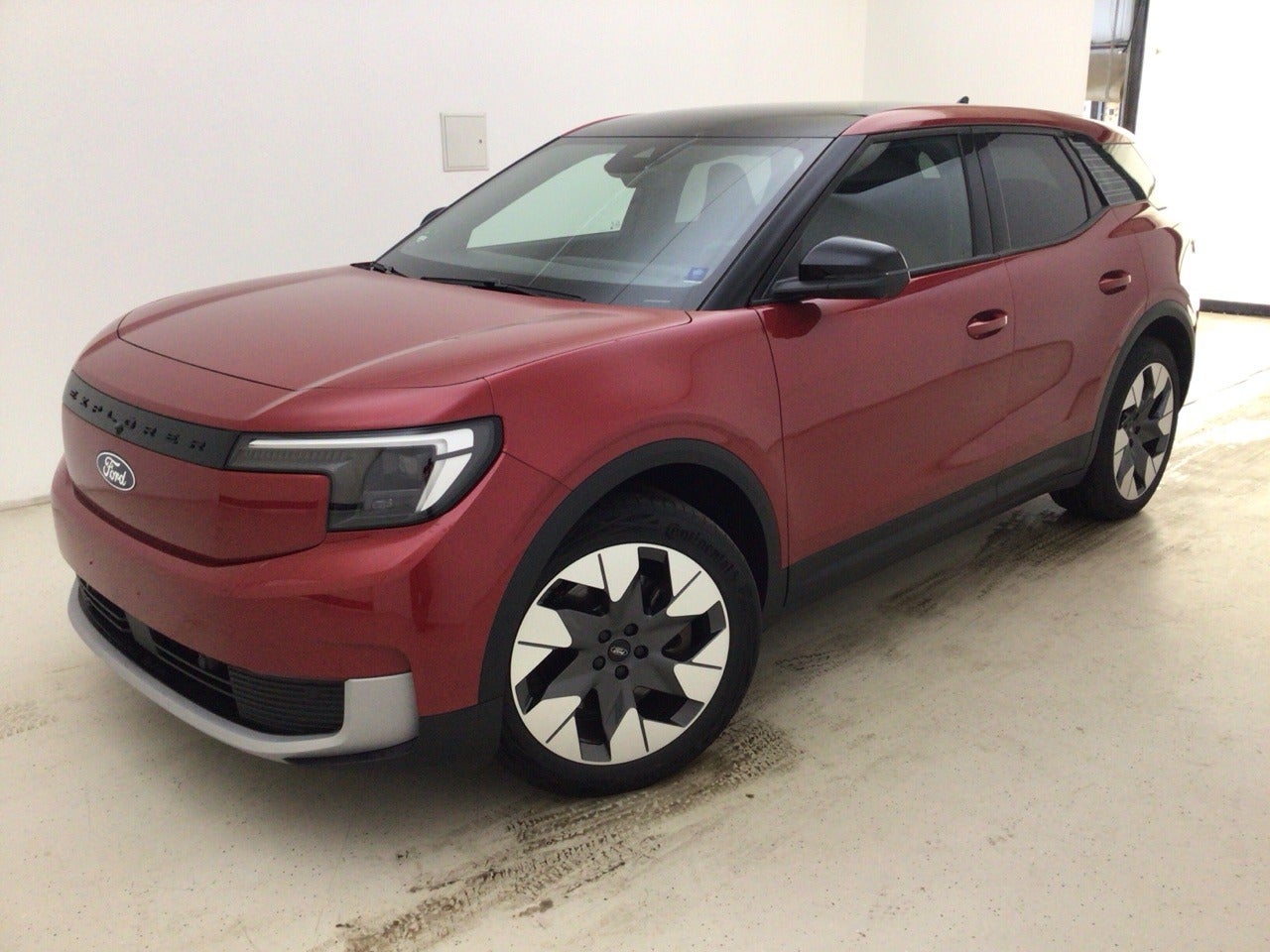 Ford Explorer Premium Extended Range