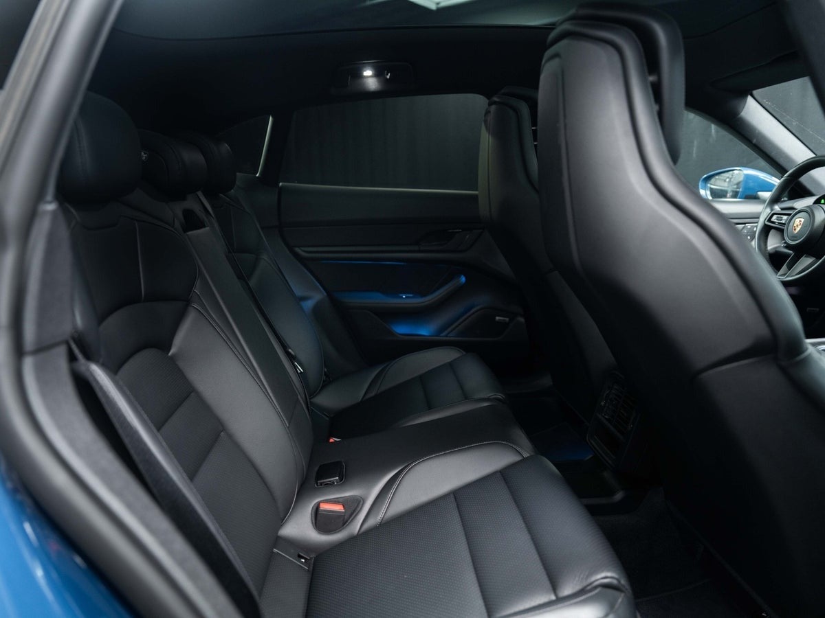 Gallery image 18 of 18