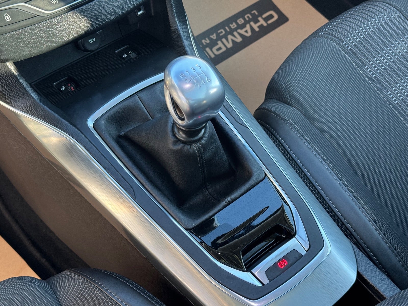 Billede af Peugeot 308 1,6 BlueHDi 120 Allure Sky SW