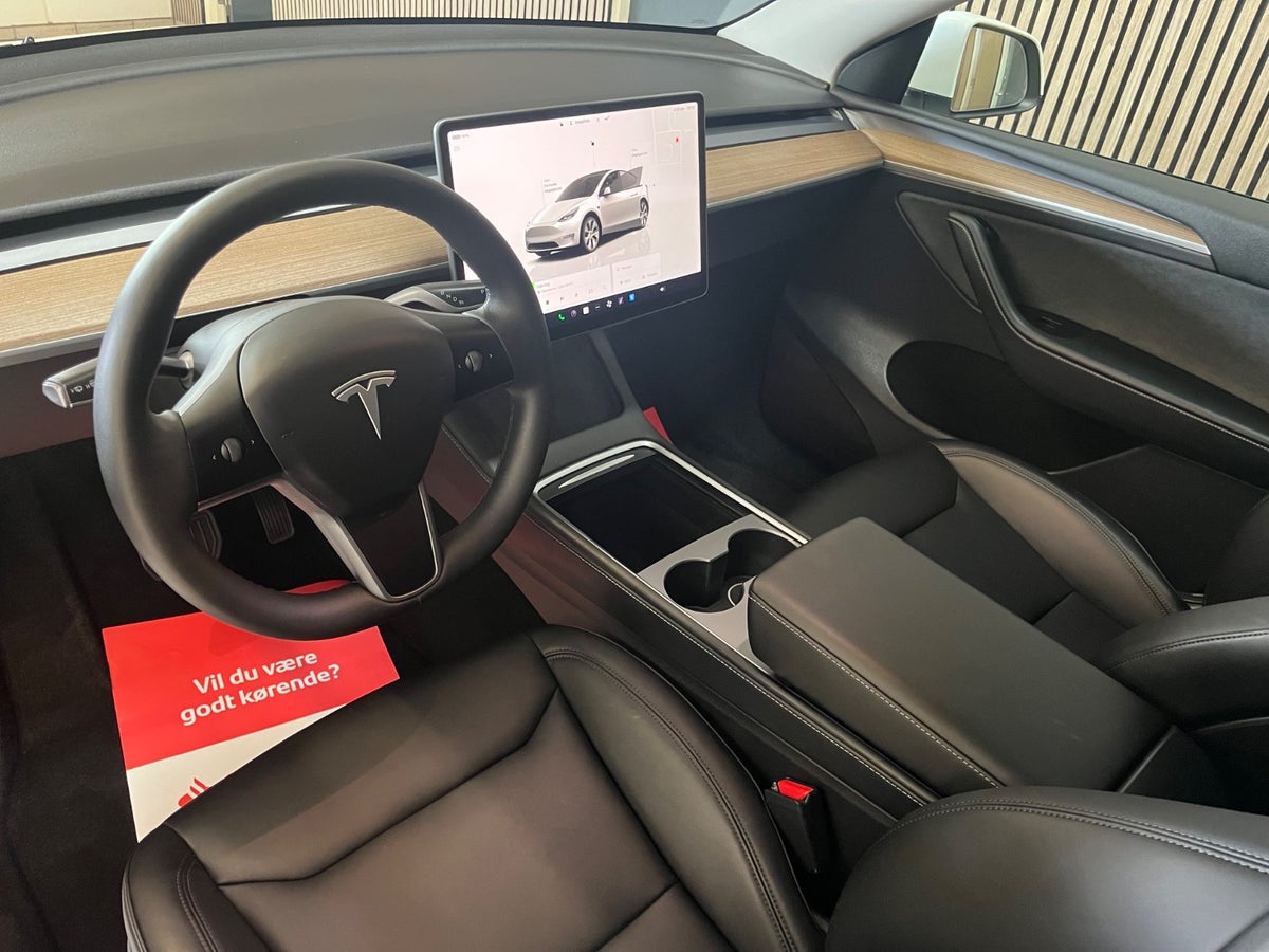 Tesla Model Y Long Range RWD