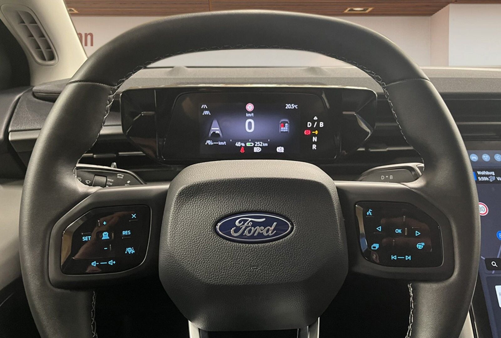 Ford Explorer Select Extended Range